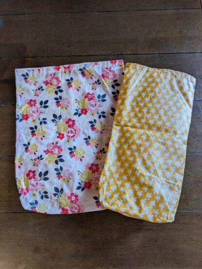 Beeswaxed Bread Bag - Pink Vintage Floral & Gold Bees