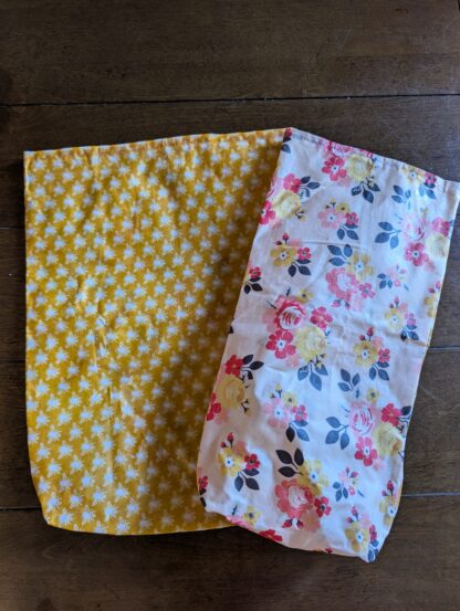 Beeswaxed Bread Bag - Pink Vintage Floral & Gold Bees - Image 2